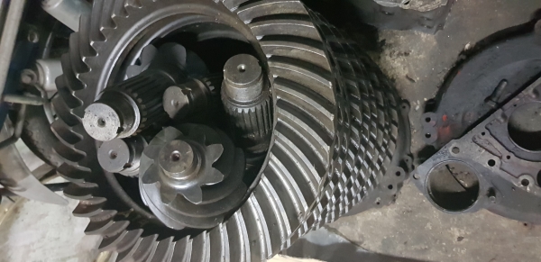 จานเฟืองท้าย เดือยหมู ฟูโซ่ 8 ตันลูกหลัง และ Isuzu ล็อคใหญ่ลูกหลัง