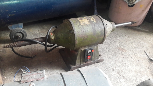 ขาย !! มอเตอร์เจียตั้งโต๊ะ.MISURY.ขนาด1แรง220v.ของusa. พร้อมใช้งาน