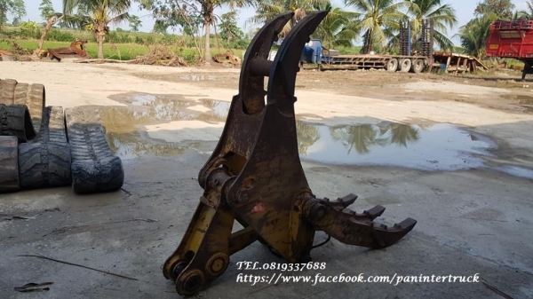 FROM JAPANตัวคีบปากหนีบไม้ *อุปกรณ์รองรับ สำหรับรถขุดไซค์100, 120 /สวมบูทสลัก60 - 65 มิล /ราคาเพียง 35,000 บาท