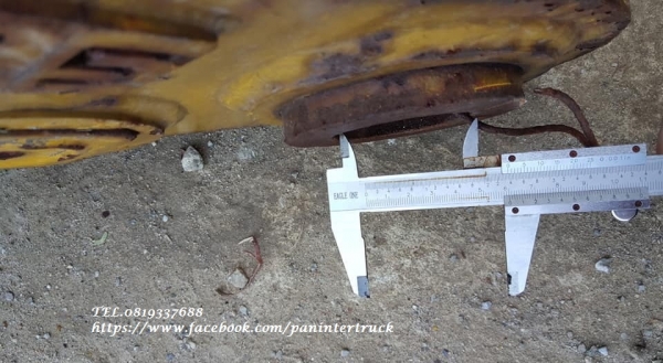 FROM JAPANตัวคีบปากหนีบไม้ *อุปกรณ์รองรับ สำหรับรถขุดไซค์100, 120 /สวมบูทสลัก60 - 65 มิล /ราคาเพียง 35,000 บาท