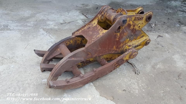 FROM JAPANตัวคีบปากหนีบไม้ *อุปกรณ์รองรับ สำหรับรถขุดไซค์100, 120 /สวมบูทสลัก60 - 65 มิล /ราคาเพียง 35,000 บาท