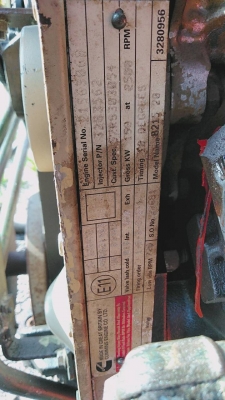 ขายเครื่องยนต์ Komatsu PC200 รุ่น 7