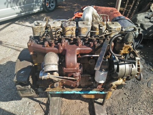 ขายเครื่องยนต์ Komatsu PC200 รุ่น 7