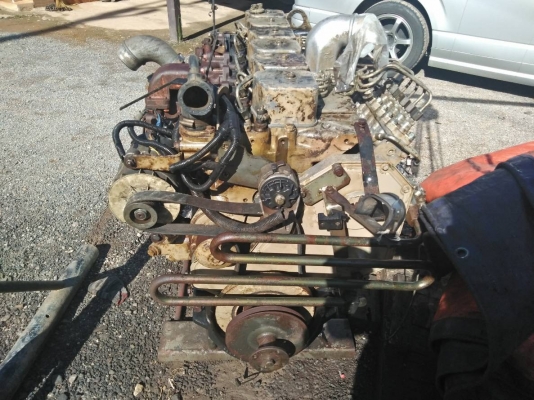 ขายเครื่องยนต์ Komatsu PC200 รุ่น 7