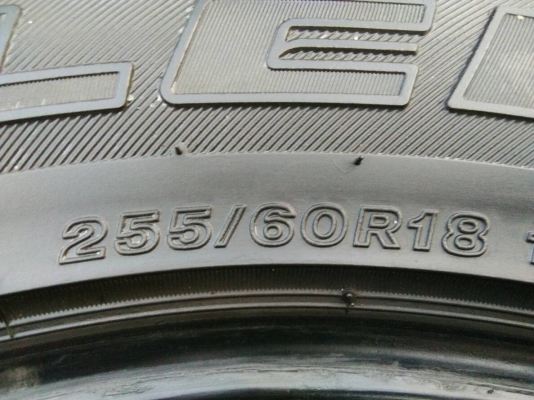 ขายยาง 255/60R18 บริดจสโตน ปลายปี17 ดอกยางเต็มสวยไม่ร้าวไม่กินข้างไม่มีปะใช้งานน้อยมาก ชุดละ 7900 บา