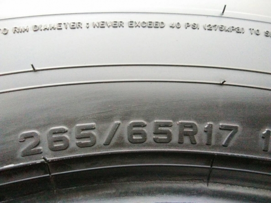 ขายยาง 265/65R17 DUNLOP ปี18 ดอกยางเต็มสวยทุกเส้นไร้ตำหนิใดๆใช้กันยาวๆคุ้มๆ ชุดละ 7900 บาท พร้อมใส่ 