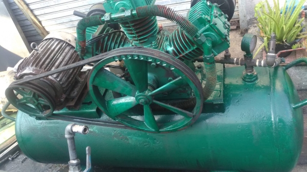 ปั๊มลมฟูเซ็ง 5แรง ถัง260ลิตร TA-80A