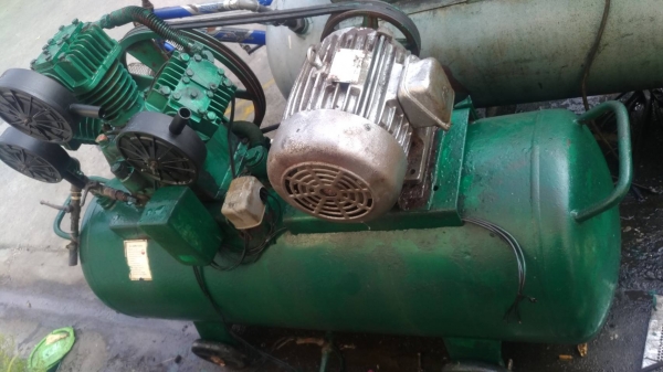 ปั๊มลมฟูเซ็ง 5แรง ถัง260ลิตร TA-80A