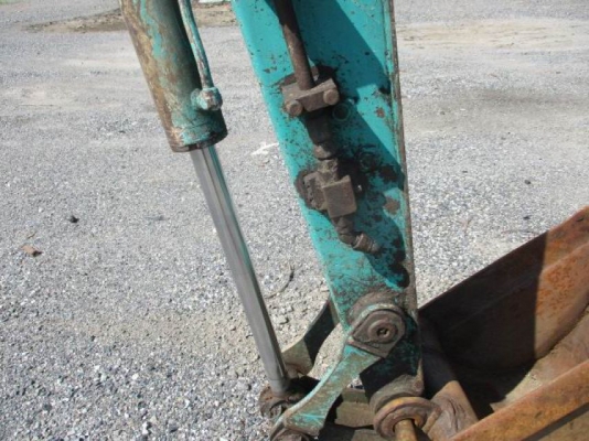 รถขุด MINI. EXCAVATOR KOMATSU PC30FR-1 /คอนโทรลน้ำมัน /ปั๊มนิ้ว/แทรคเหล็ก /พร้อมใช้งาน /ราคาเพียง 220,000 บาท