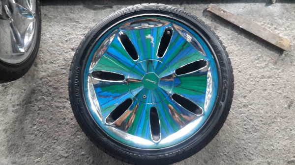 ล้อแม็ก vip  ขอบ 18 พร้อมยางปี16  1ชุด