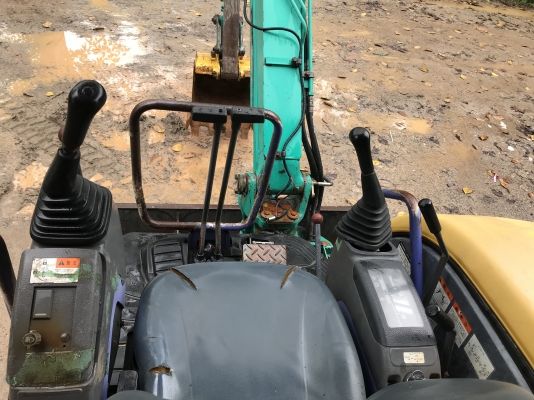 ขายรถขุดkomatsu pc35Mr-1