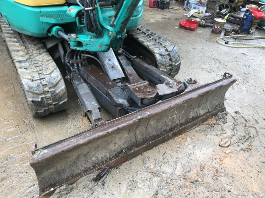 ขายรถขุดkomatsu pc30mrx-1