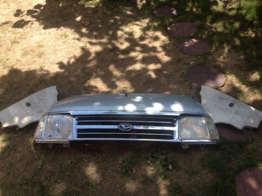 ขายชุดหน้า รถตู้ daihatsu s230g ครับ