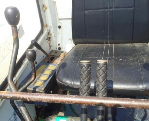 ขายแม็คโครยี่ห้อkomatsu pc50uu-1