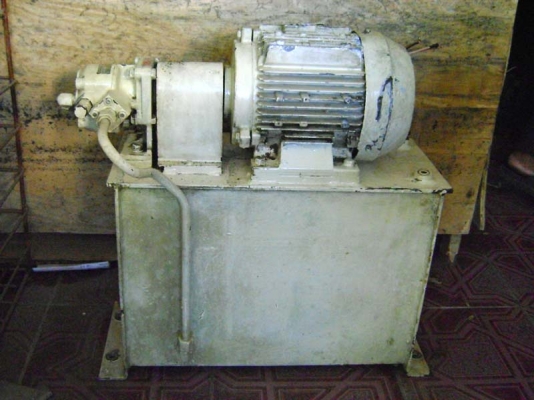 ปั๊มไฮโดรลิก TOSHIBA พร้อมวาวล์ 2 ทาง