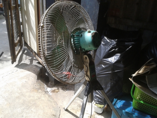 พัดลมตัวใหญ่