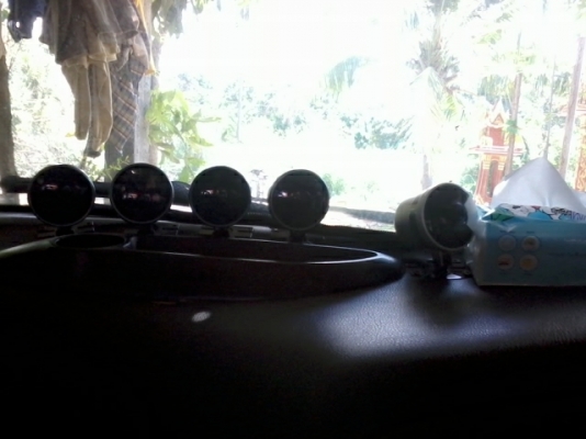 รถเก๋งอีโว 3