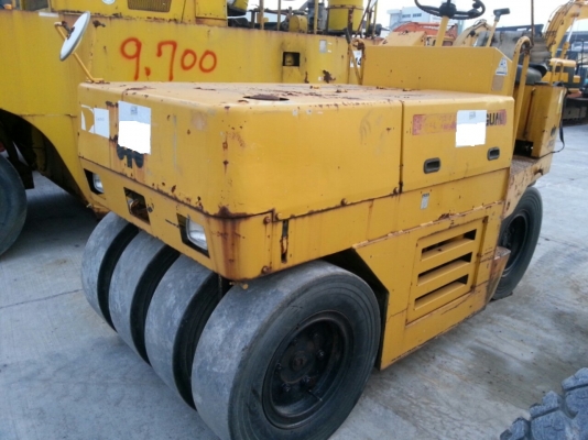 ขายรถบด7ล้อยาง 3.3 ตัน  Komatsu JW33-1 รถนอก