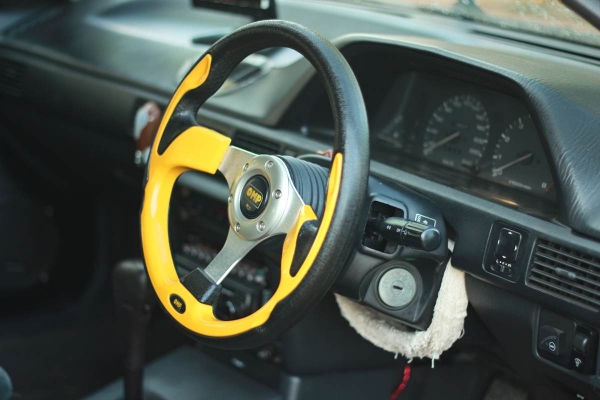 ขายหรือแลก บิ๊กไบค์ทุกรุ่น ///// Mazda 323 เครื่อง TOYOTA 4A 1600CC โทร 082-7391165