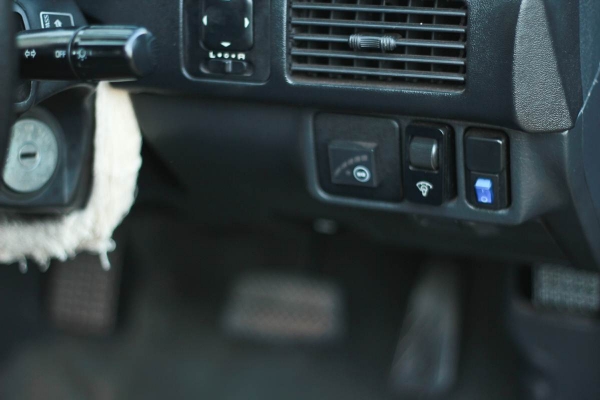 ขายหรือแลก บิ๊กไบค์ทุกรุ่น ///// Mazda 323 เครื่อง TOYOTA 4A 1600CC โทร 082-7391165