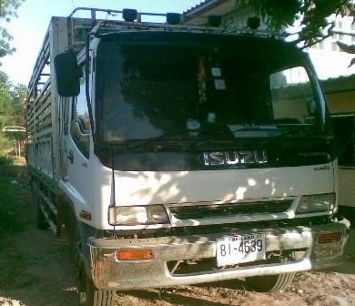 ISUZU DECA 195 HP 6HE1 รถสิบล้อเพลาเดียว กระบะเหล็กคอกเกษตรความยาว 6.50 เมตรสภาพสวย เครื่องแห้งแรงดี หัวเก๋งสีบางเดิมภายในคอนโซลสวยครบ แอร์เย็น พวงมาลัยเพาเวอร์ เบรคทริ๊ปฟี้ ช่วงล่างคัชซีสวยมากไม่มีบวม ยางสภาพดีพร้อมบรรทุกพร้อมใช้งาน เอกสารทะเบียนภาษีครบพ