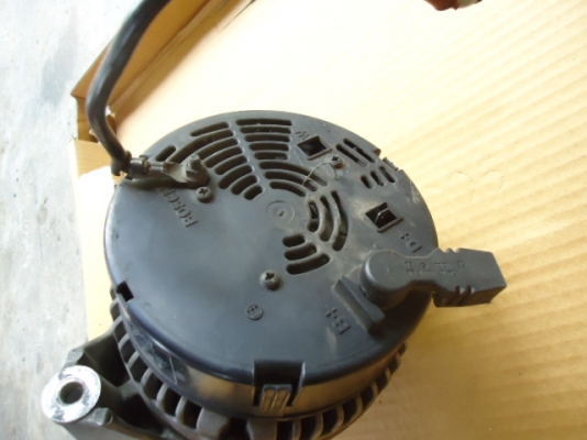 ขายไดชาร์ทสำหรับรถเก๋ง VOLVO ครับ สภาพดี ครับ ราคา 2,600.-