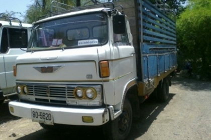 HINO KM310 รถห้าง เครื่อง 110 แรงม้า  ซัซซีสวย ยางดี 190,000
