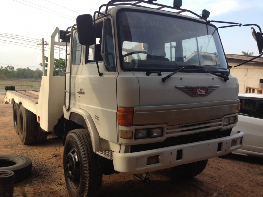 HINO HH 260 HP EK100 รถหางปลาสิบล้อ 2 เพลา ใช้ลาก CAT 320 ได้สบายครับไม่มีปัญหา ช่วงล่างคัชซีใหญ่สวยไม่มีบวม เครื่องแห้งแรงดี ภายในเก๋งคอนโซลครบพร้อม พวงมาลัยเพาเวอร์ เบรคทริ๊ปฟี้ ยางสภาพดี 10 เส้นประมาณ 70\% พร้อมลากพร้อมบรรทุกได้เลย เอกสารทะเบียนครบพร้อม