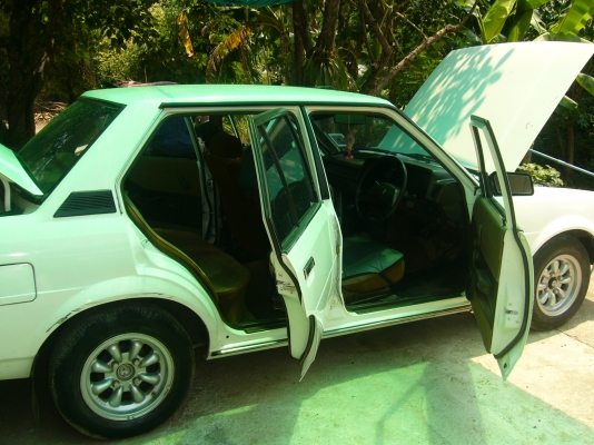 TOYOTA  COROLLA  ( GL )  ขับเคลื่อนล้อหลัง ทะเบียนพร้อมโอน