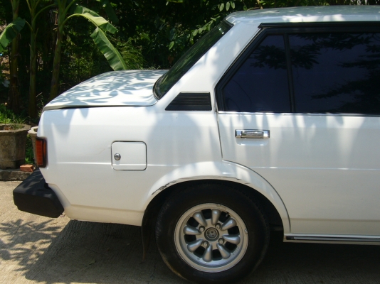 TOYOTA  COROLLA  ( GL )  ขับเคลื่อนล้อหลัง ทะเบียนพร้อมโอน