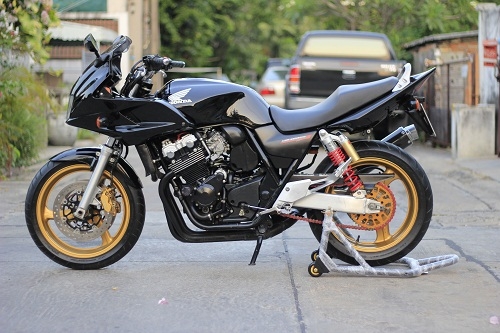ขาย CB 400 TEC3 ปี2006 ทะเบียน ของแต่งเต็มคัน