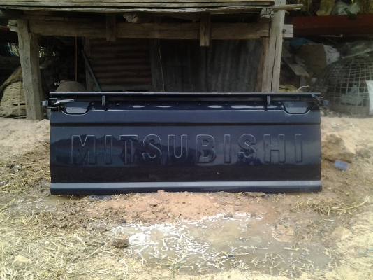 ขายฝาท้ายมิตซุบิชิไซโคลน