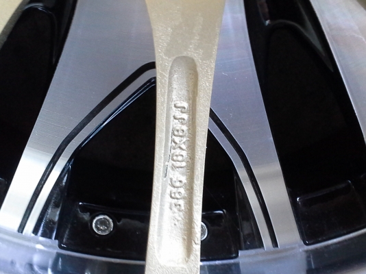 ขายล้อAdvan RZขอบ18 หน้า8หลัง9 งานเนียนๆ  14800.- ครับ