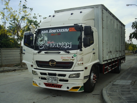 ขายรถบรรทุก HINO FG1JPPA 212 แรง ตู้แห้ง10บาน ปี 48ไม่มีเสากลาง
