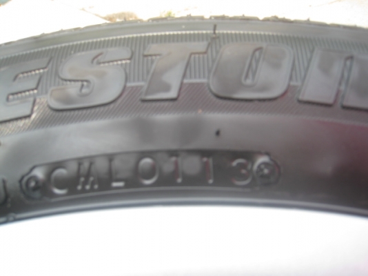 ขายกะทะล้อ suzuki swif ขอบ15 4รู100 +ยางปี12และ13 มี3ชุด(081-3747940)