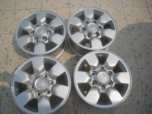 ขายล้อแม็ก Toyota Vigo 15"x7" 6รู139 et 30 (081-3747940)