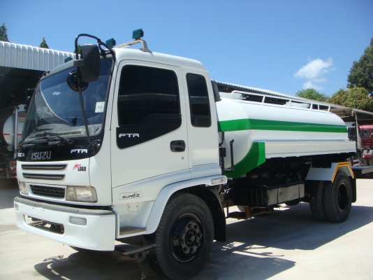 ISUZU FTR เครื่อง 195 แรง แท้งค์น้ำ 6,000 ลิตร