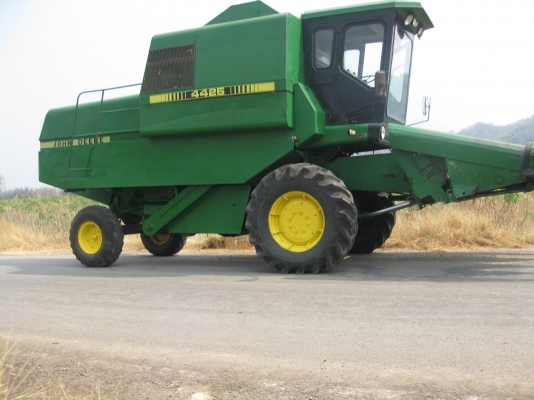 รถเกี่ยวข้าวโพด หัวคลาส รถเกี่ยวข้าวโพด หัวคลาส