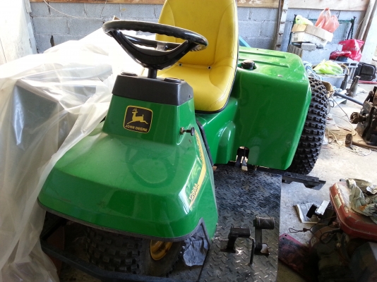 รถ SAND PRO ยี่ห้อ JOHN DEERE พร้อมให้คำปรึกษาและแนะนำวิธีการใช้