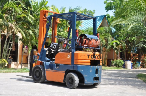 ขายFORKLIFT TOYOTA1.5ตัน เสาสูง4เมตร นำเข้าจากญี่ปุ่นยังไม่เคยใช้งานในไทย 148,000 เท่านั้น