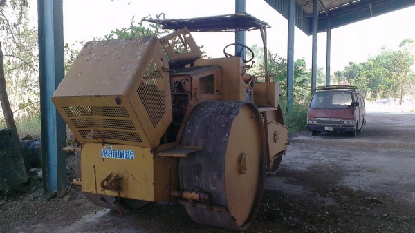 ต้องการขายรถบดสามล้อเหล็ก