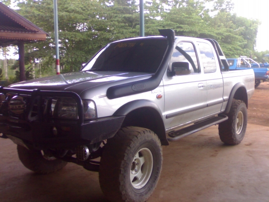 ขายFORD โฟวิลปี04เครื่อง2500โบว์แต่งยกสูงสภาพสวยมากๆคับ