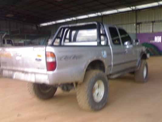 ขายFORD โฟวิลปี04เครื่อง2500โบว์แต่งยกสูงสภาพสวยมากๆคับ ขายFORD โฟวิลปี04เครื่อง2500โบว์แต่งยกสูงสภาพสวยมากๆคับ