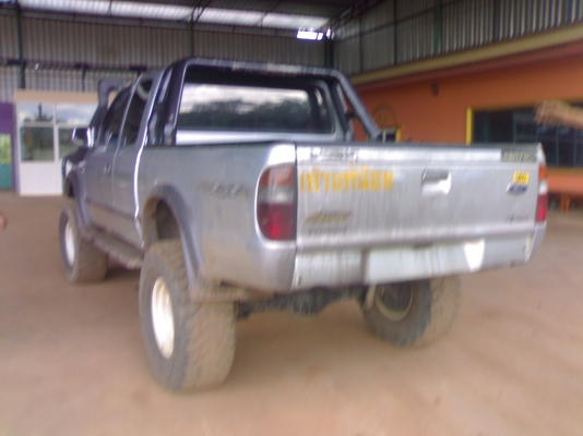 ขายFORD โฟวิลปี04เครื่อง2500โบว์แต่งยกสูงสภาพสวยมากๆคับ ขายFORD โฟวิลปี04เครื่อง2500โบว์แต่งยกสูงสภาพสวยมากๆคับ