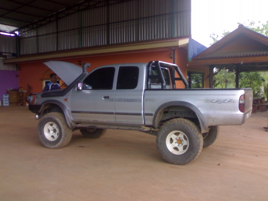 ขายFORD โฟวิลปี04เครื่อง2500โบว์แต่งยกสูงสภาพสวยมากๆคับ ขายFORD โฟวิลปี04เครื่อง2500โบว์แต่งยกสูงสภาพสวยมากๆคับ