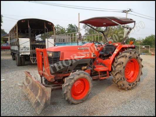 ขายด่วน KUBOTA L4508 4WD 2 เพลา 45แรง พร้อมใบมีดดันหน้าตราช้าง รถสวยใช้น้อย พร้อมใช้งานได้ทันที ราคาสุดคุ้ม ขายด่วน KUBOTA L4508 4WD 2 เพลา 45แรง พร้อมใบมีดดันหน้าตราช้าง รถสวยใช้น้อย พร้อมใช้งานได้ทันที ราคาสุดคุ้ม