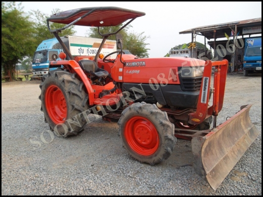 ขายด่วน KUBOTA L4508 4WD 2 เพลา 45แรง พร้อมใบมีดดันหน้าตราช้าง รถสวยใช้น้อย พร้อมใช้งานได้ทันที ราคาสุดคุ้ม