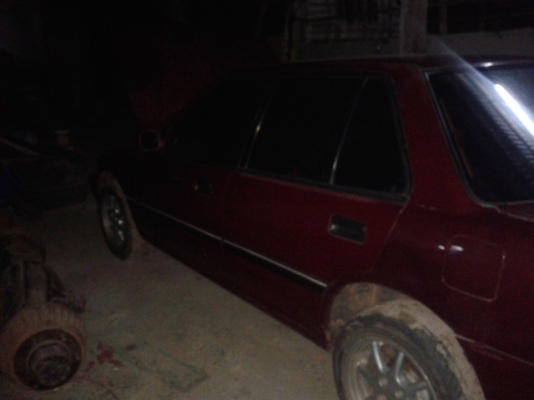 (ลดราคาลงอีก)ขาย civic ef ปี 33 เครื่อง D15B คาร์บูเรเตอร์ รถเครื่องดี ขับดี ไม่มีชนหนัก สีไม่สวยครับ