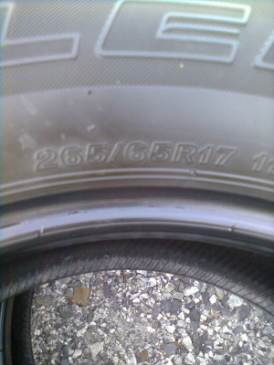 ขายยาง 265/65R17 บริสโตร์ ยางปี 11 สัปดาห์ที่ 50 สวยๆจำนวน 1 ชุด