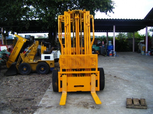 รถโฟร์ลิพท์ 2ตัน รถโฟร์ลิพท์ 2ตัน